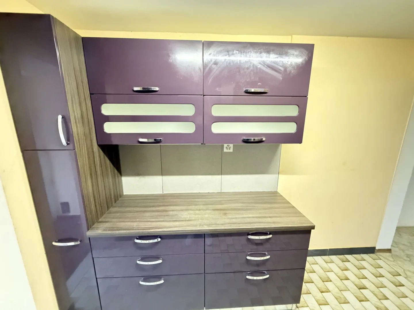 Ein geräumiges Wohnzimmer und eine Terrasse - Foto 5 von 12