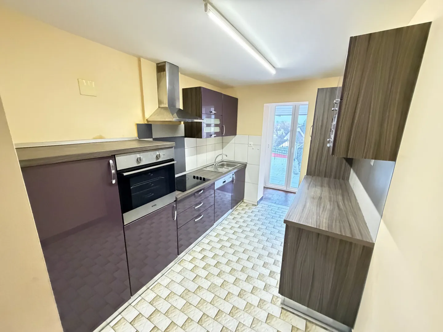 Ein geräumiges Wohnzimmer und eine Terrasse - Foto 6 von 12