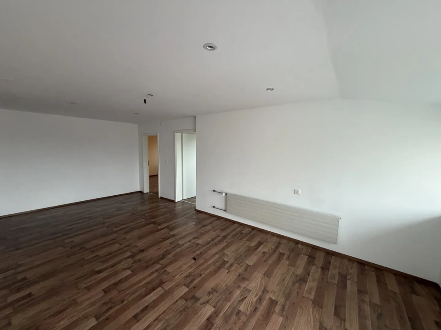 Ein geräumiges Wohnzimmer und eine Terrasse - Foto 7 von 12