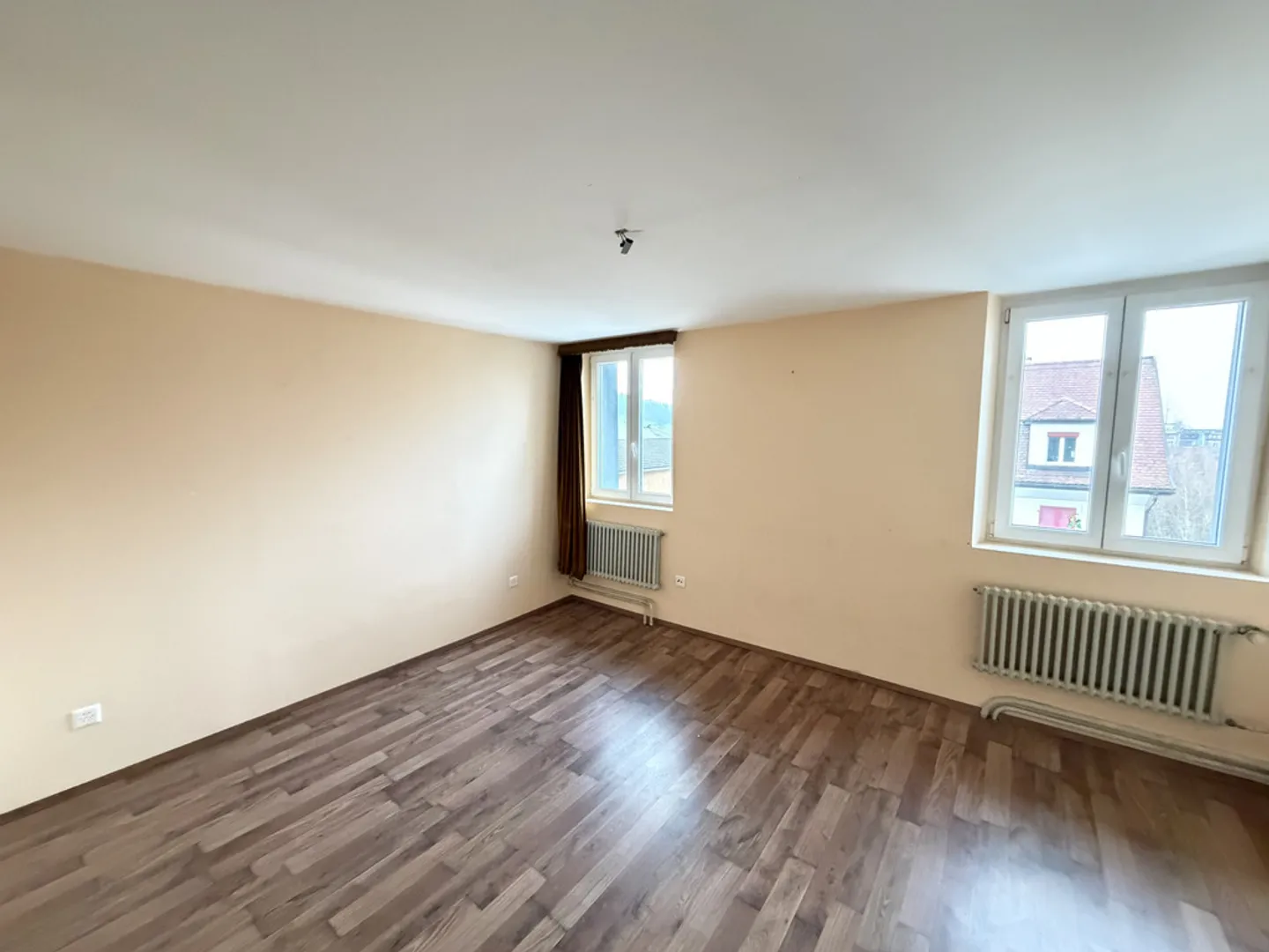 Ein geräumiges Wohnzimmer und eine Terrasse - Foto 10 von 12