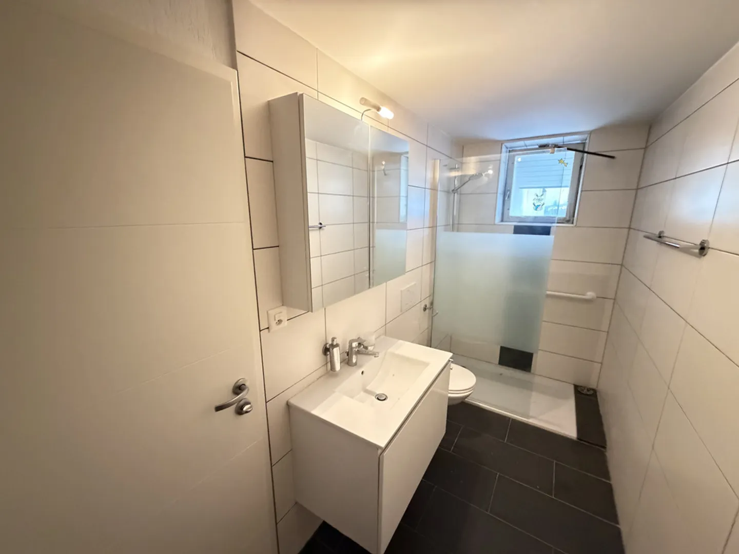 Ein geräumiges Wohnzimmer und eine Terrasse - Foto 11 von 12