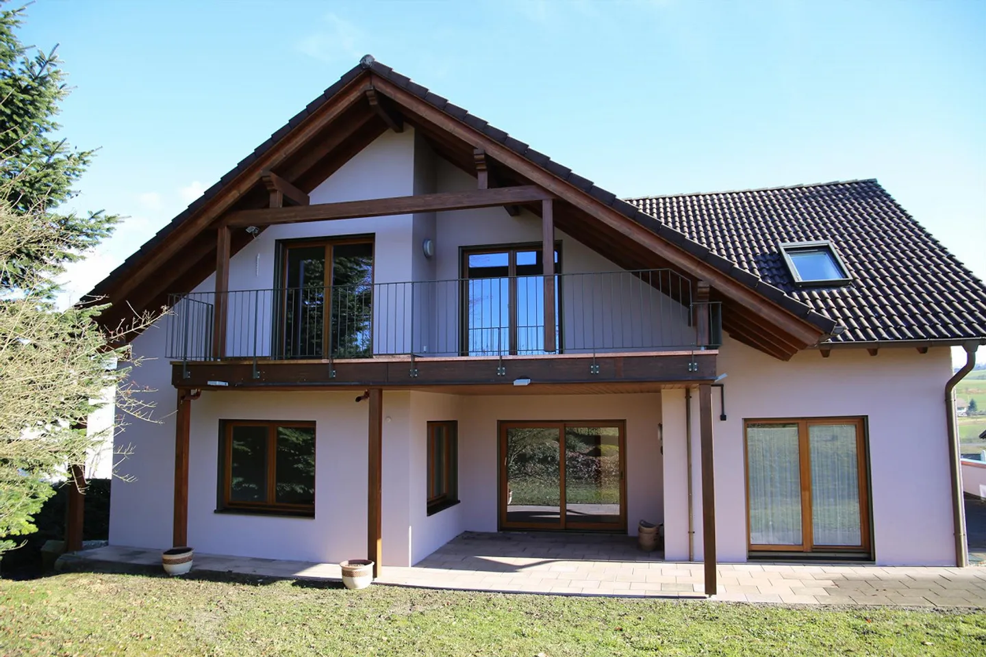 Spacious Single-Family Home in a Very Quiet Neighborhood Near Train Station - Photo 4 of 14