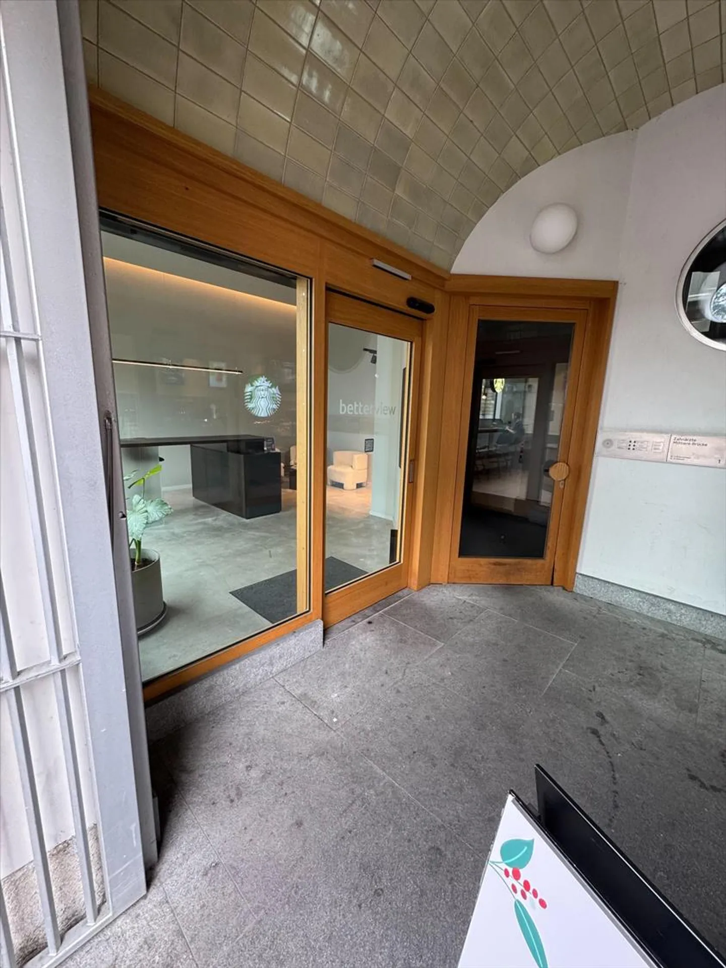 Modern Business Premises – Central Location at Schifflände Basel - Photo 5 of 6