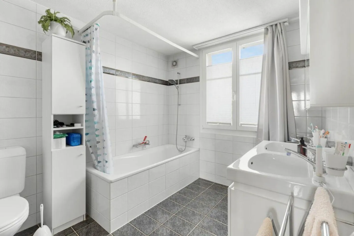 Spacious & Charming House for Your Family - Photo 14 of 20