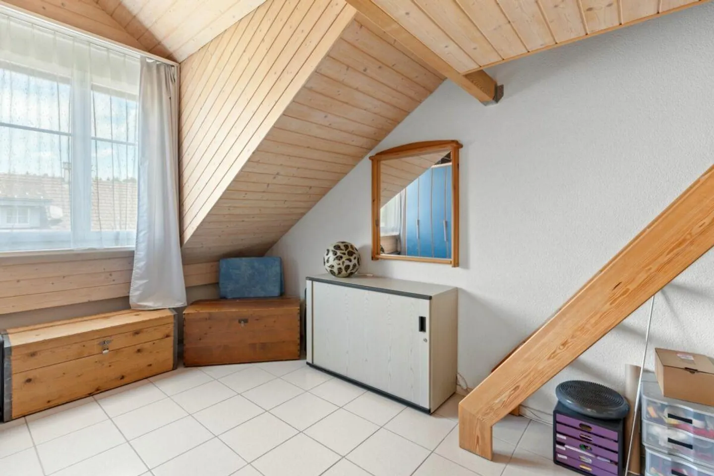 Spacious & Charming House for Your Family - Photo 18 of 20