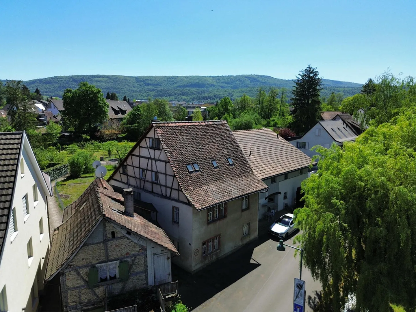 Charmante maison multifamiliale avec des possibilités d'utilisation variées - Photo 1 sur 17