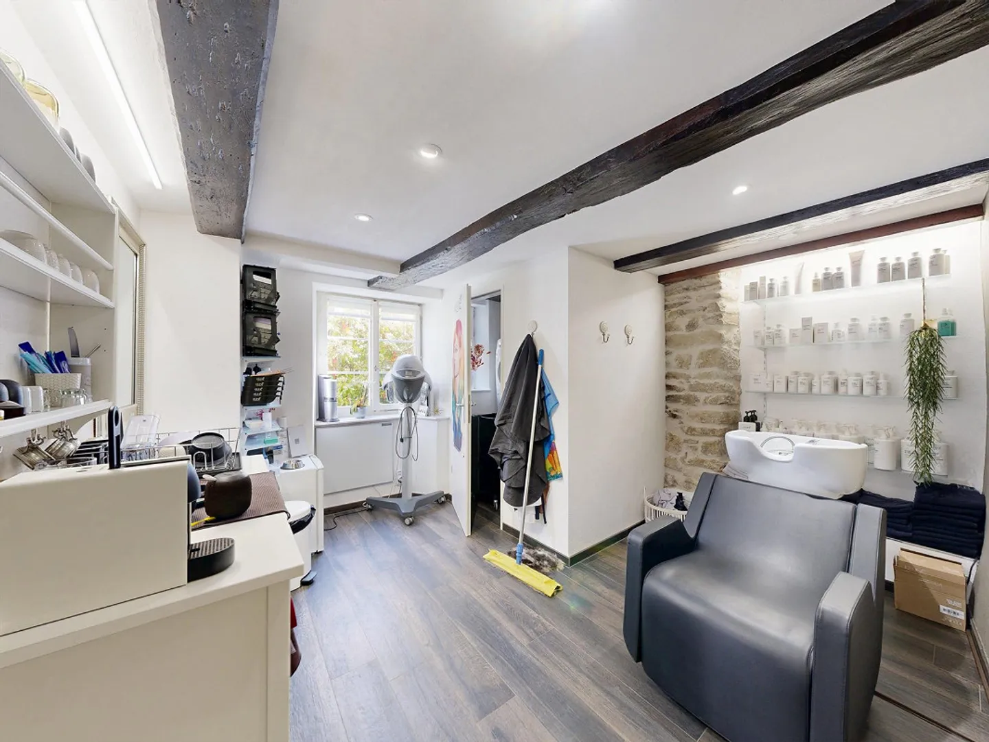 Charmante maison multifamiliale avec des possibilités d'utilisation variées - Photo 6 sur 17