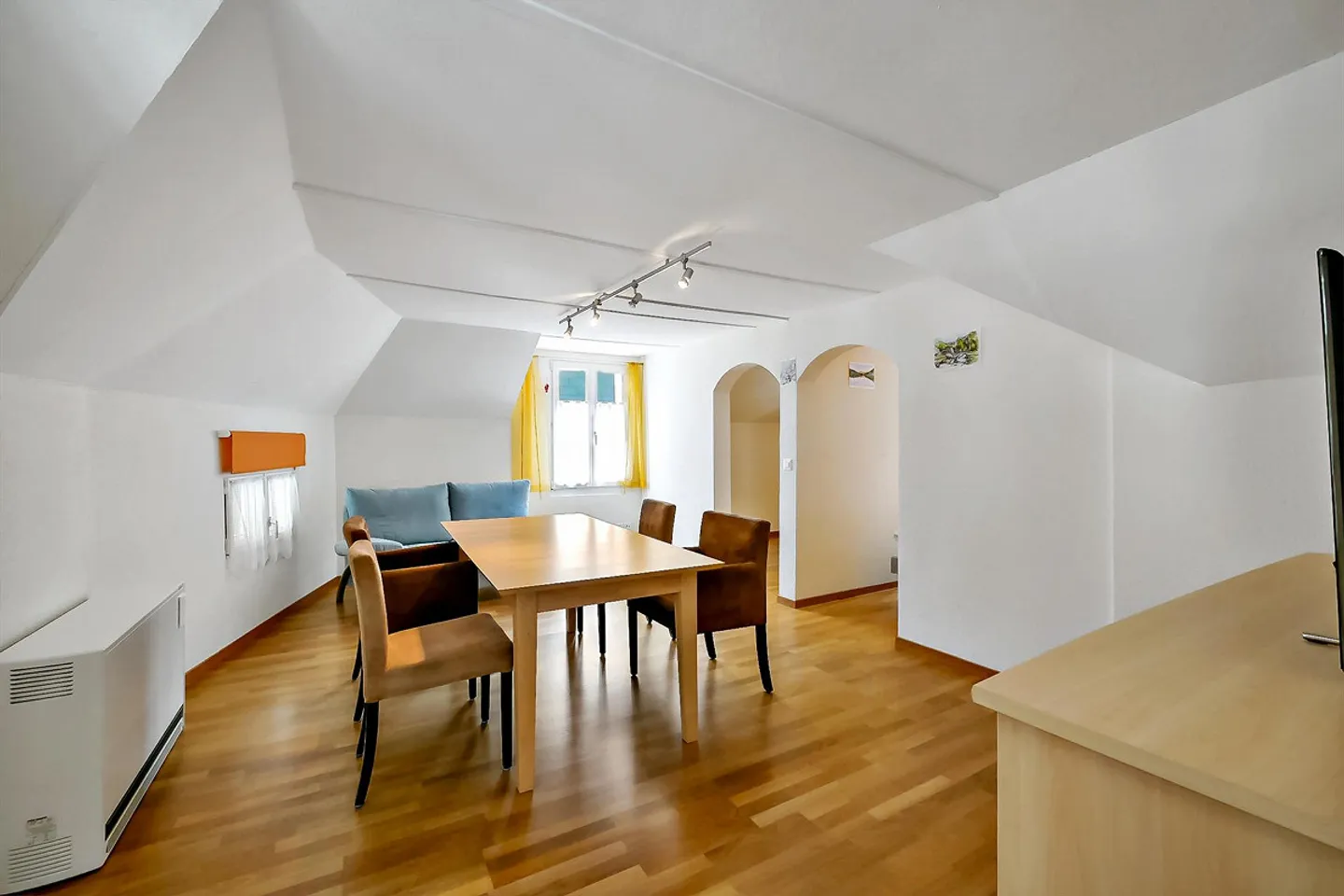 Meublé - Appartement sous les toits à Engelberg - Photo 2 sur 8