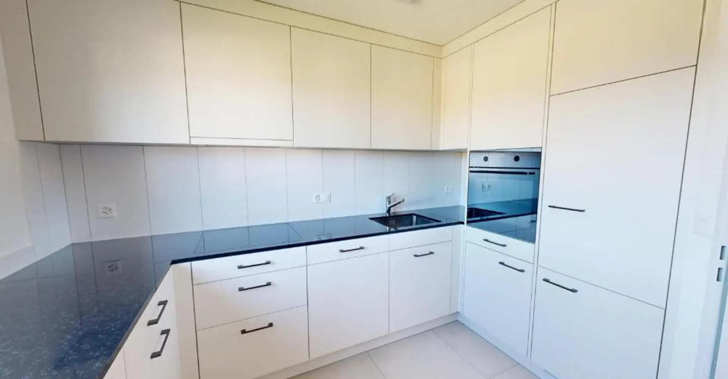 Renovated 4.5 Room Apartment in Altstätten - Photo 2 of 9