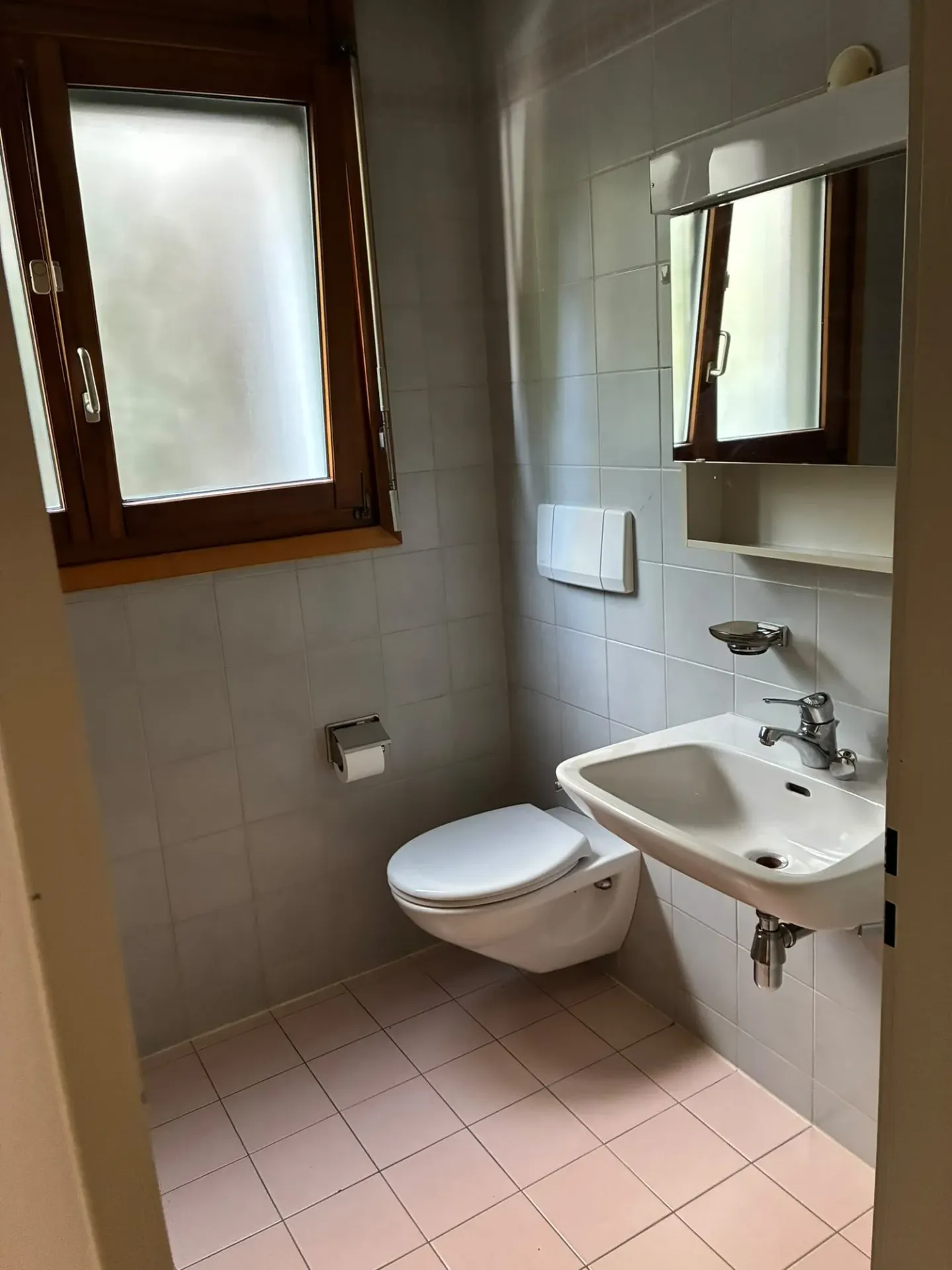 PONTE CAPRIASCA - À LOUER APPARTEMENT DE 2.5 PIÈCES - Photo 6 sur 7