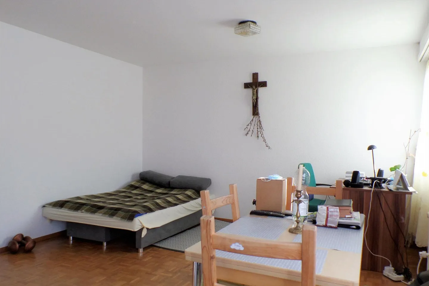 Helle 1.5-Zimmer-Dachwohnung an ruhiger Lage - Foto 3 von 8