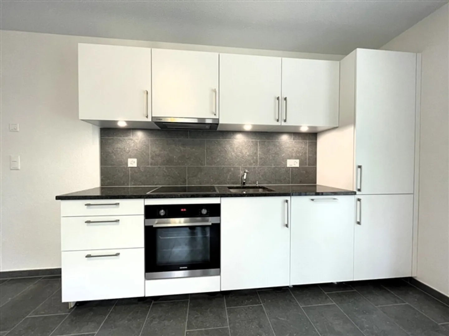 Magnificent 2.5-room apartment on the ground floor - Photo 3 of 8