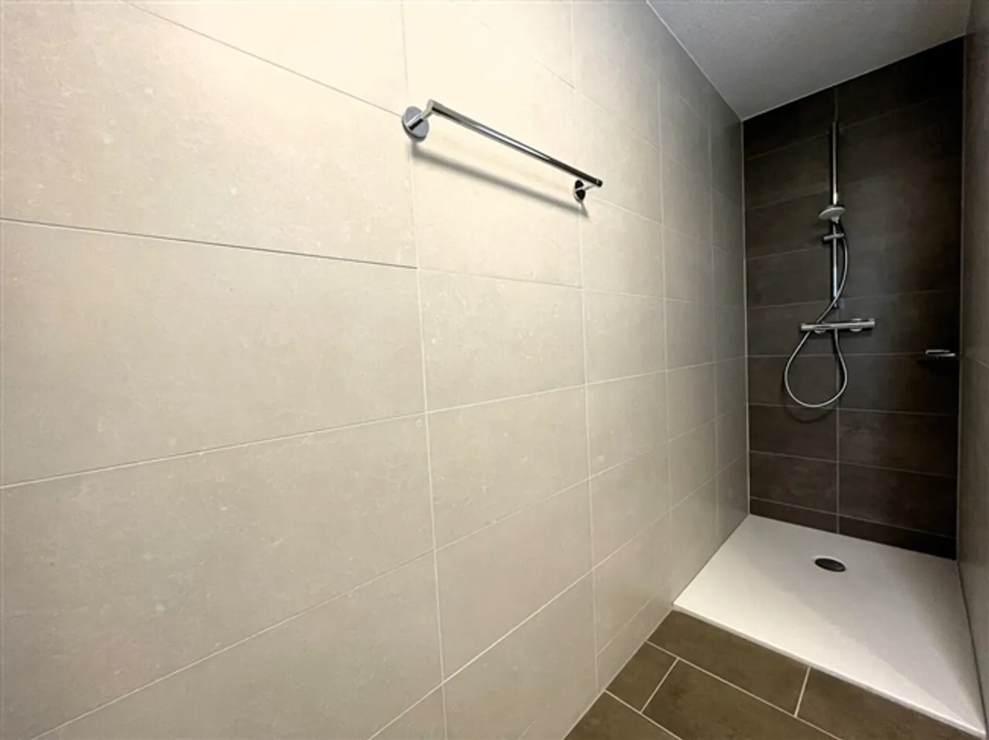 Magnificent 2.5-room apartment on the ground floor - Photo 6 of 8