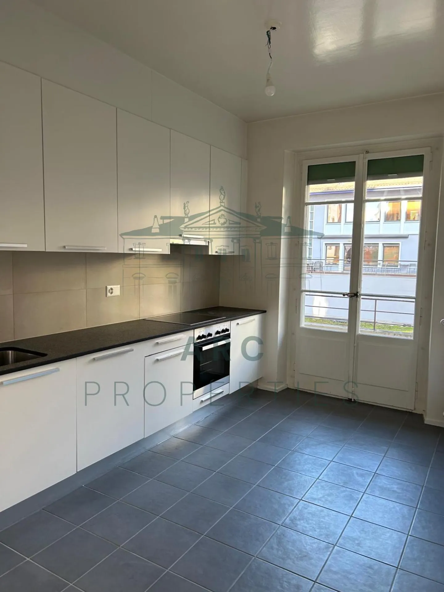 GINEVRA - APPARTAMENTO SUBLIME CON BALCONE - Foto 1 di 3