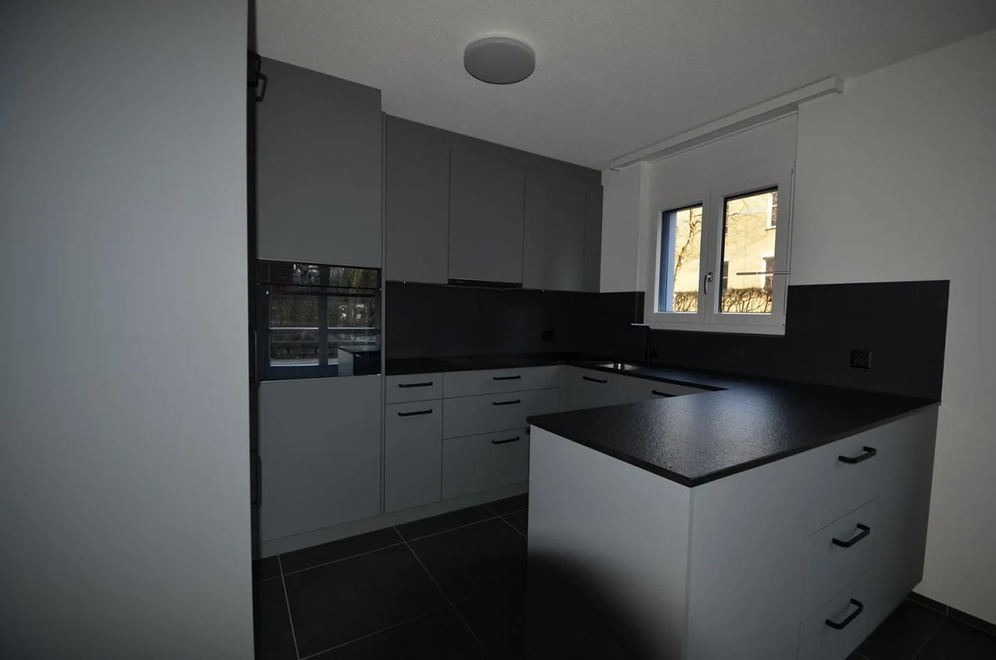 3.5-room apartment near Rosengarten with garden - Photo 2 of 8