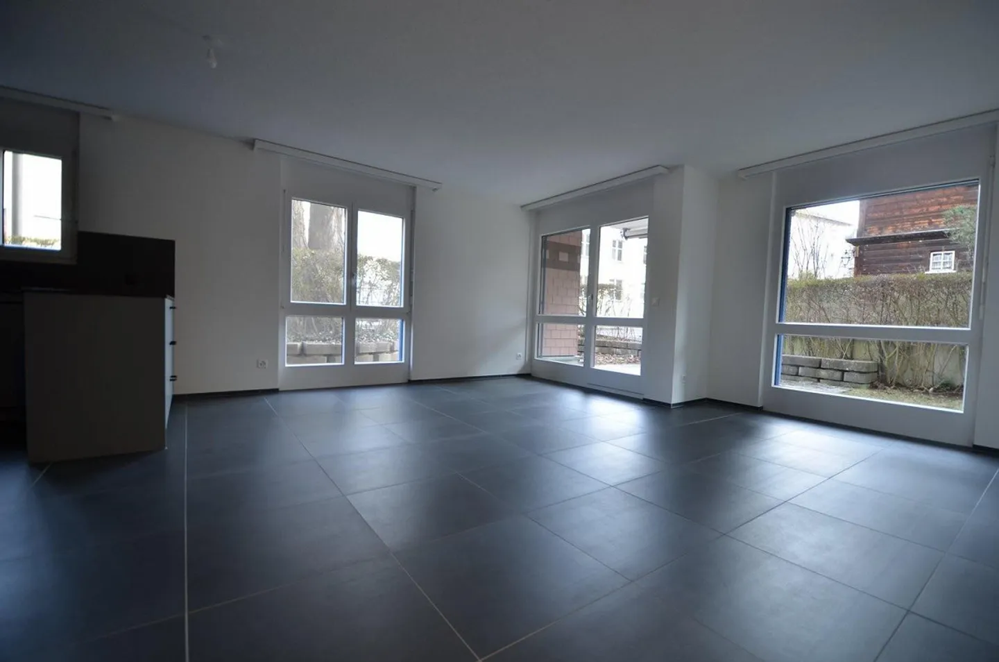 3.5-room apartment near Rosengarten with garden - Photo 3 of 8