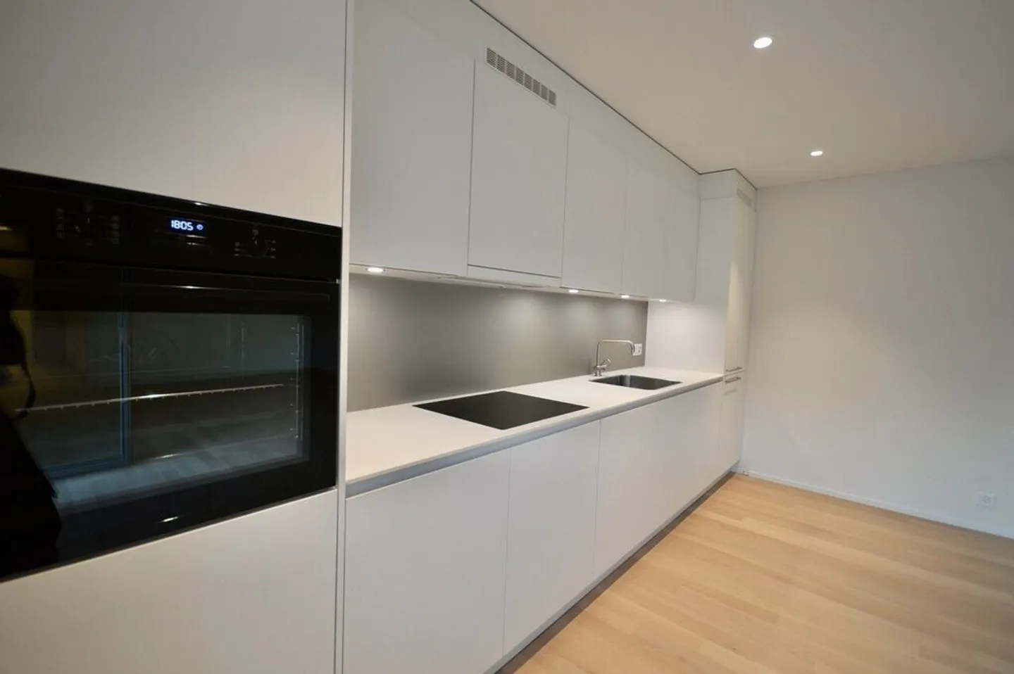 We are looking for you - Photo 4 of 9