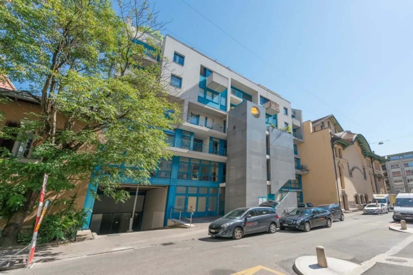 Close to Plainpalais - indoor parking space - Photo 1 of 1