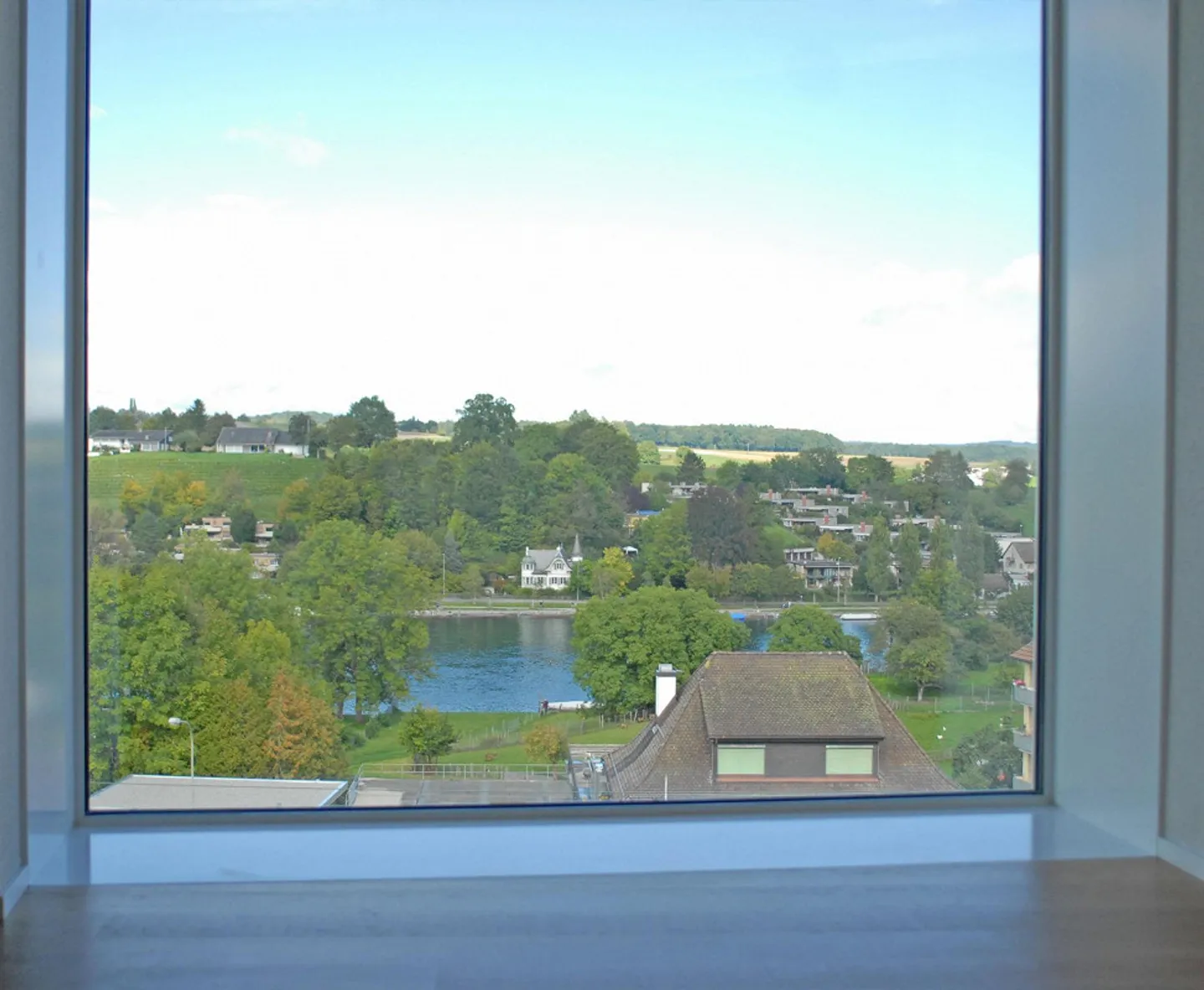 Exklusive 2.5-Zimmer-Wohnung mit Rheinblick - Foto 2 von 10