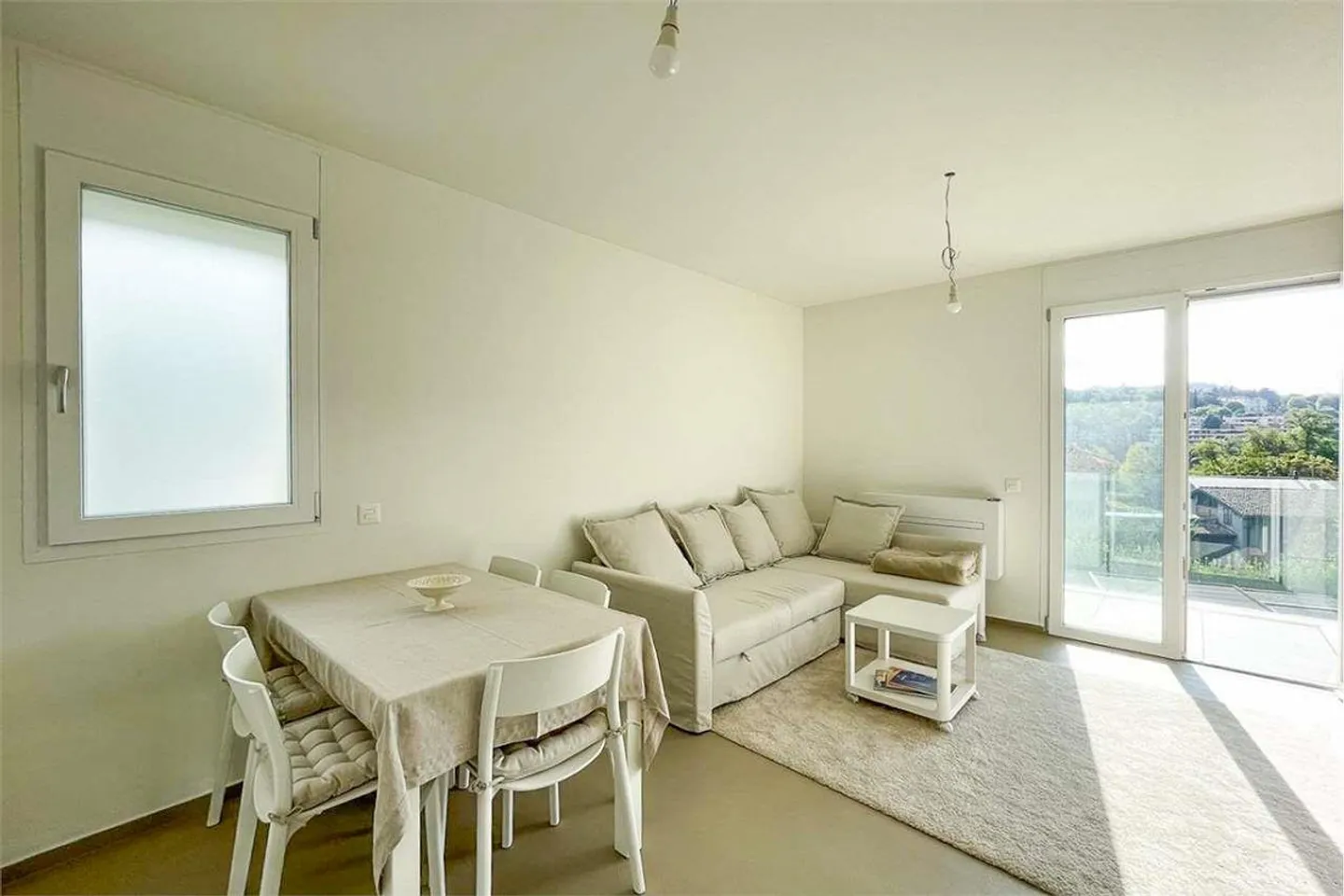 A 2.5-room apartment with character, ready to welcome you - Photo 4 of 7