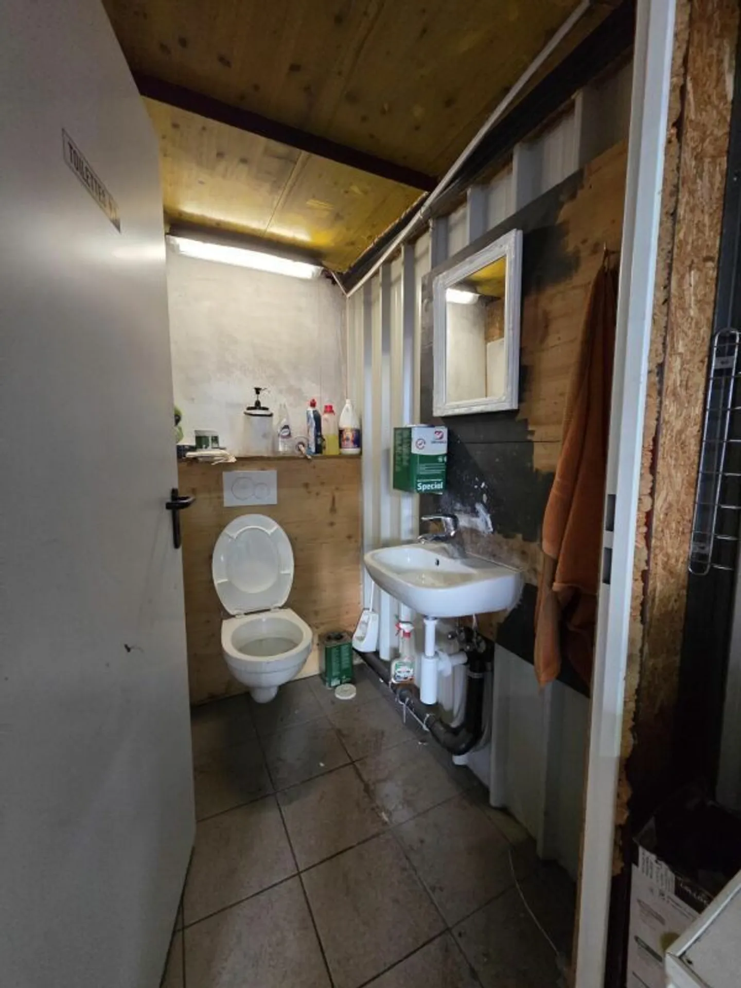 Idealer Garagen- oder Werkstattplatz - Foto 6 von 6