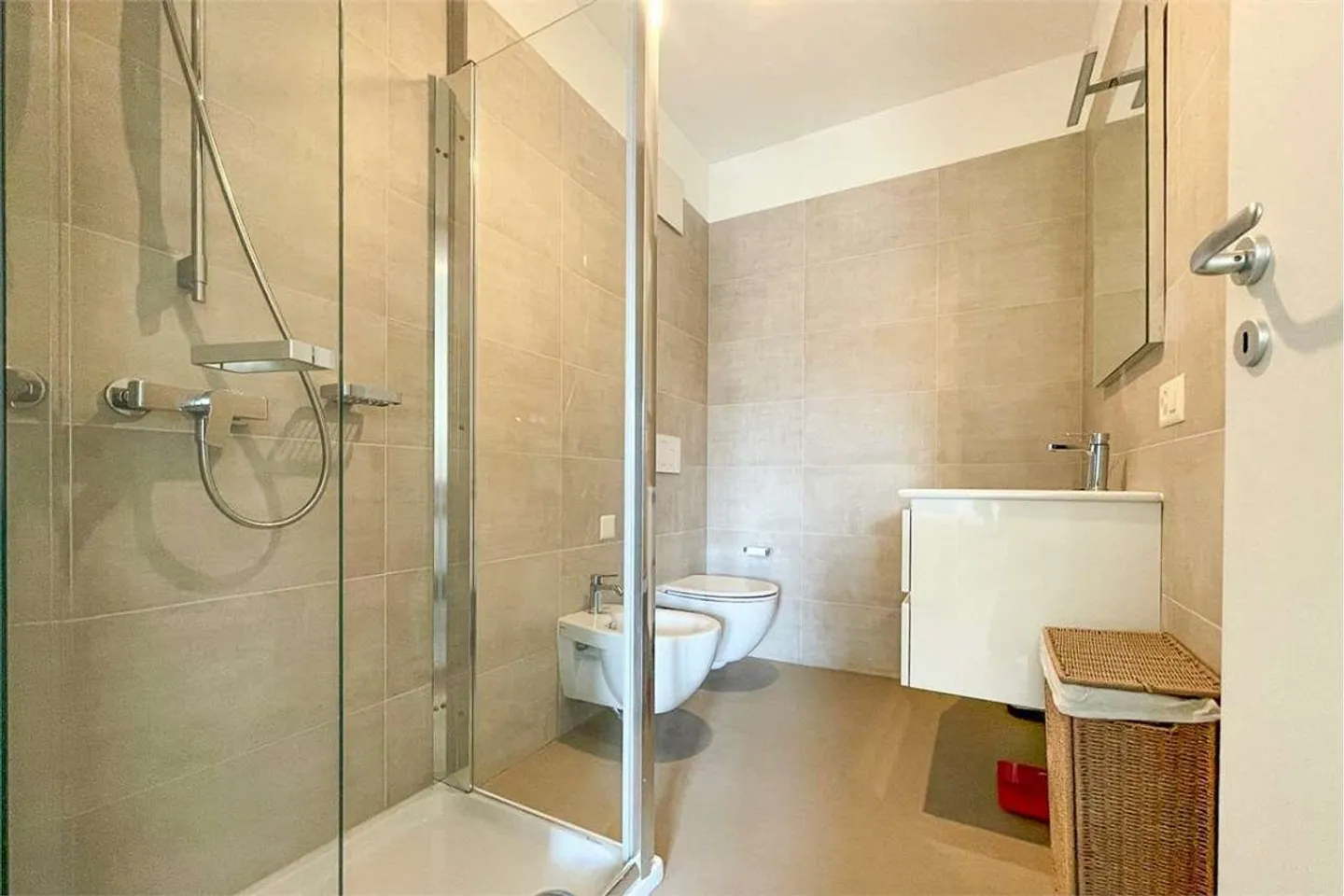 A 2.5-room apartment with character, ready to welcome you - Photo 7 of 7