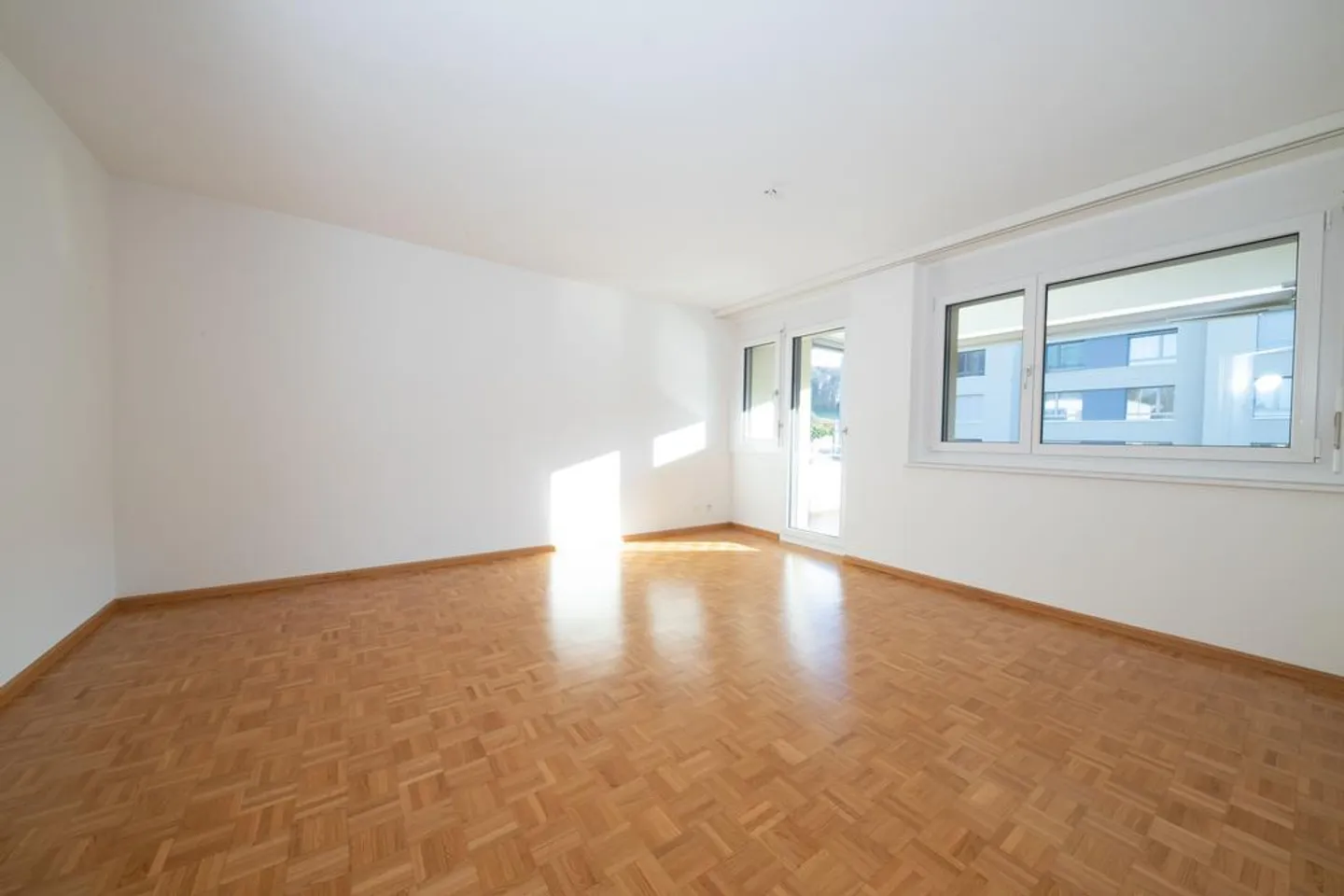 5.5 Room Maisonette Apartment with 2 Balconies - Photo 4 of 12