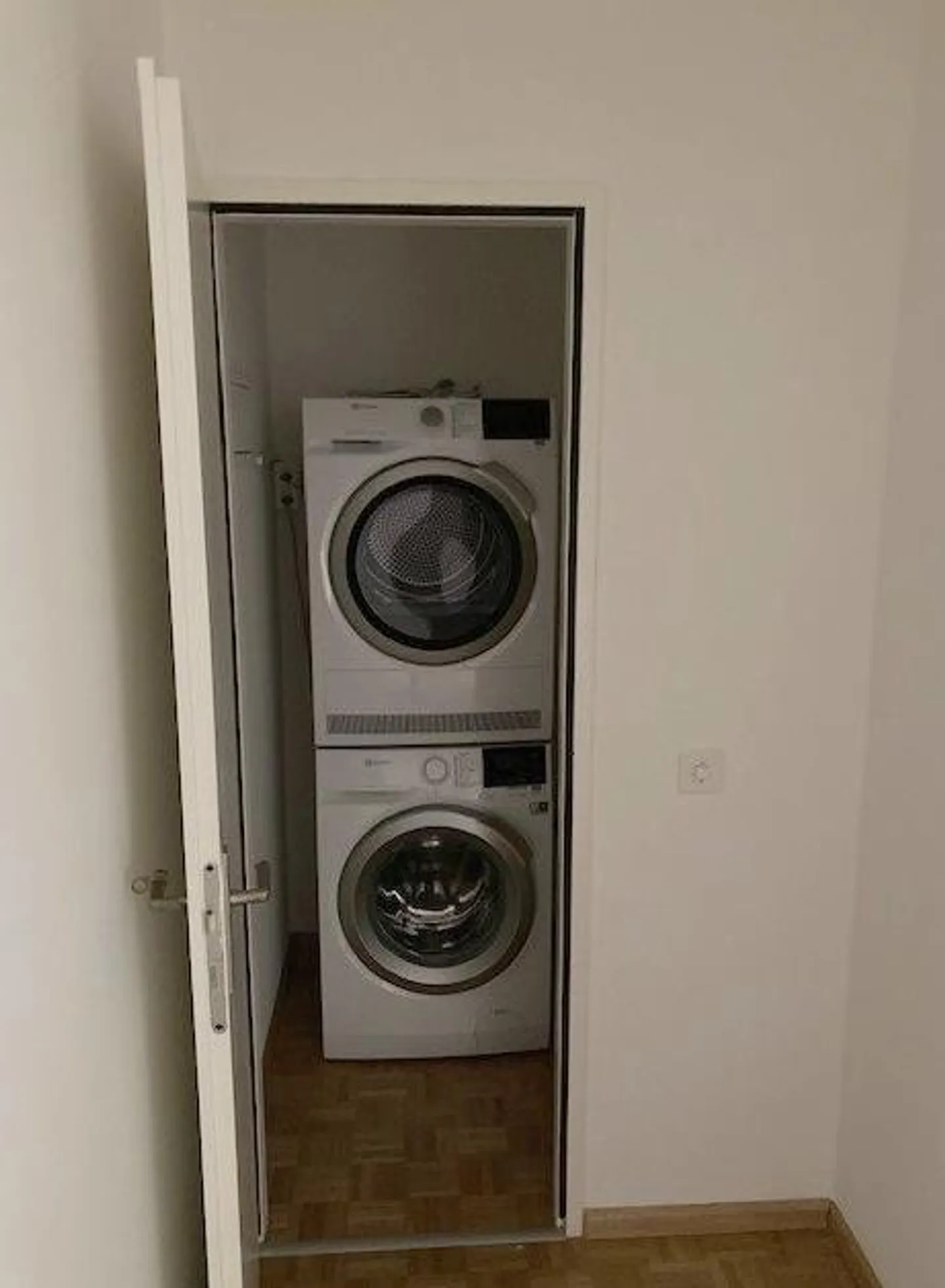 5.5 Room Maisonette Apartment with 2 Balconies - Photo 10 of 12