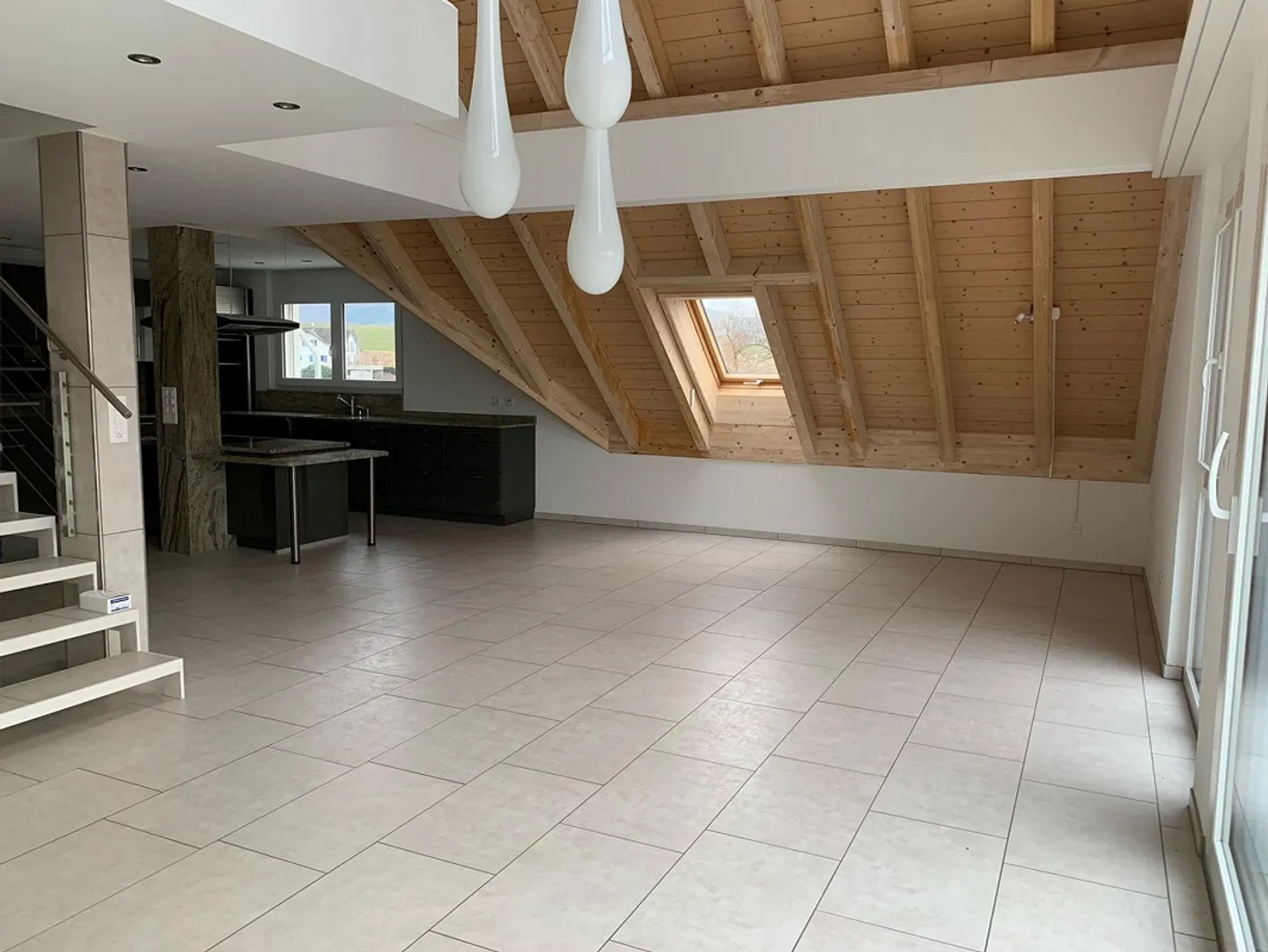 Spacious, bright maisonette apartment with balcony - Photo 13 of 13