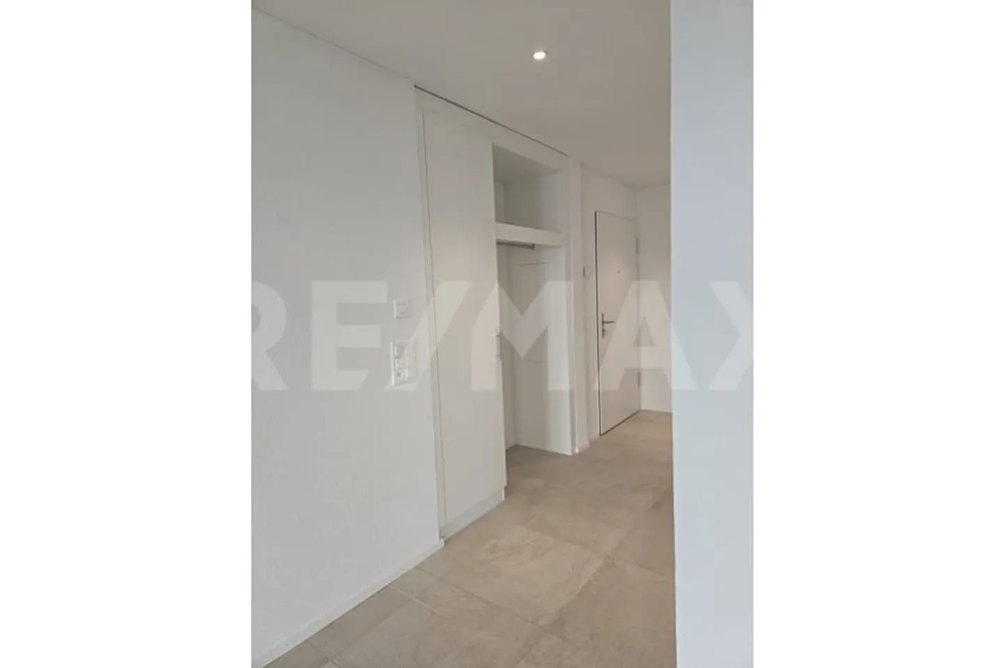 Prima locazione: Magnifico appartamento nuovo di 4,5 stanze con giardino privato! - Foto 8 di 11