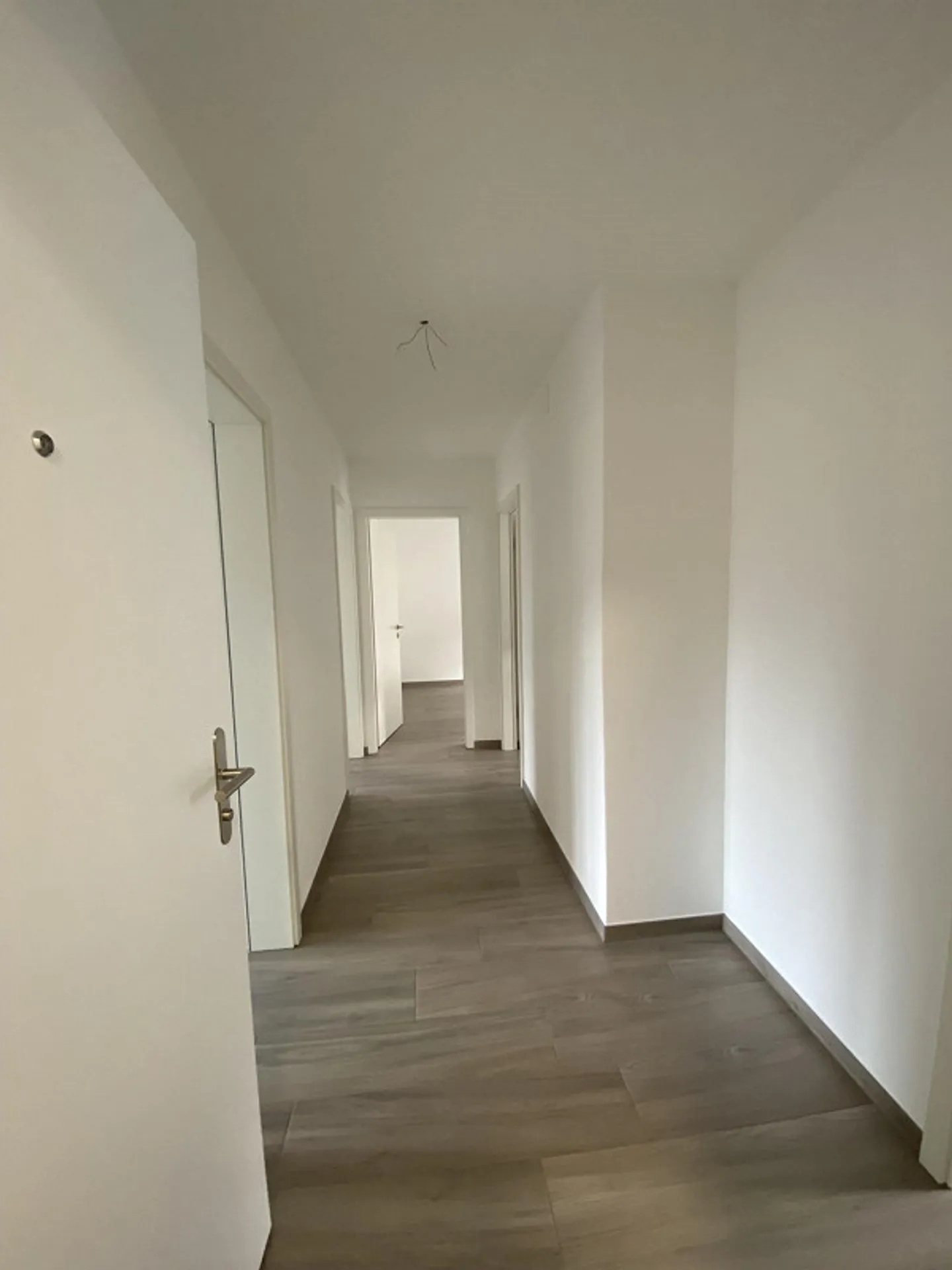 Bellissimo appartamento di 3,5 stanze in affitto in una posizione soleggiata e tranquilla - Foto 4 di 6
