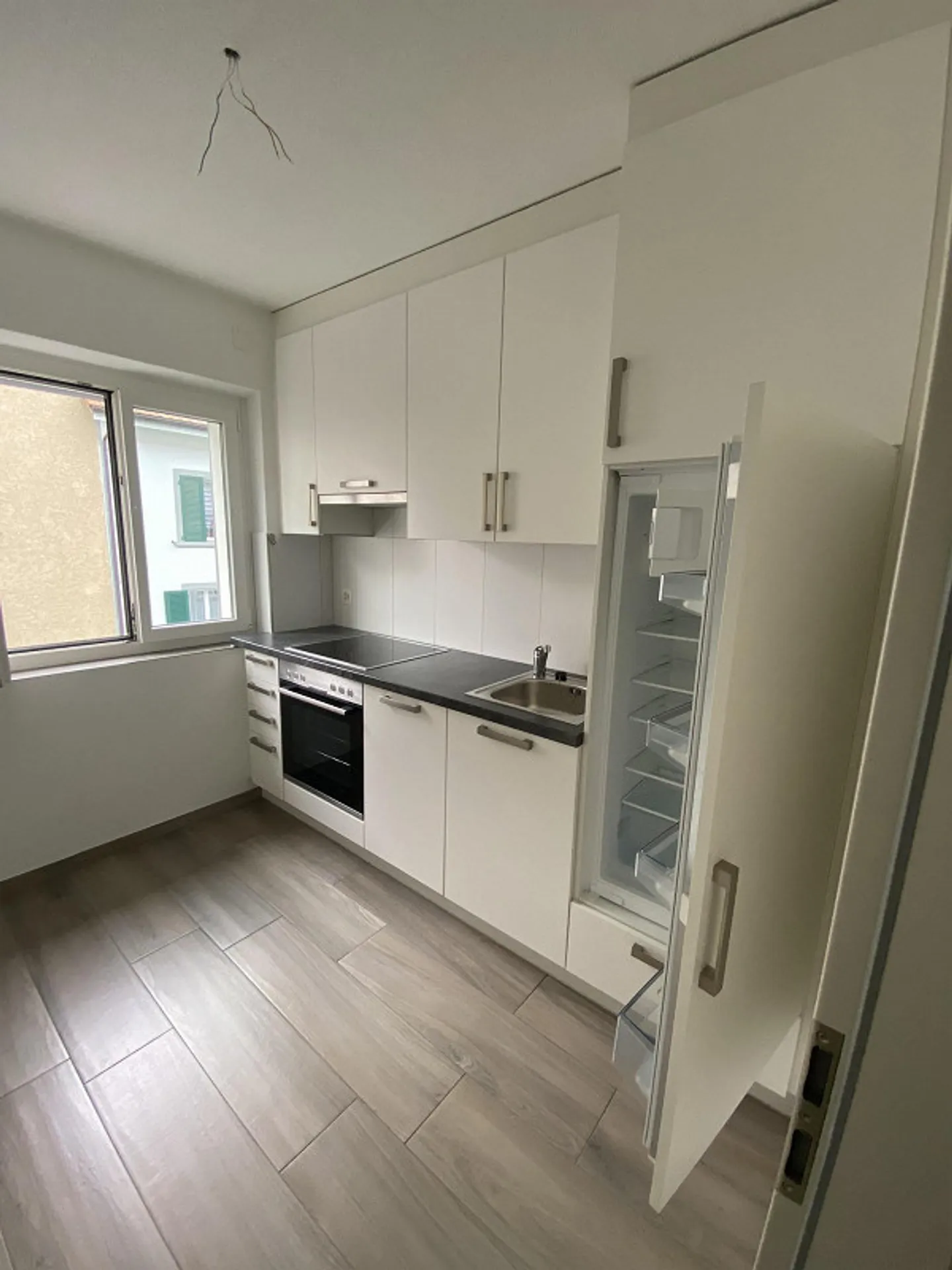 Bellissimo appartamento di 3,5 stanze in affitto in una posizione soleggiata e tranquilla - Foto 6 di 6