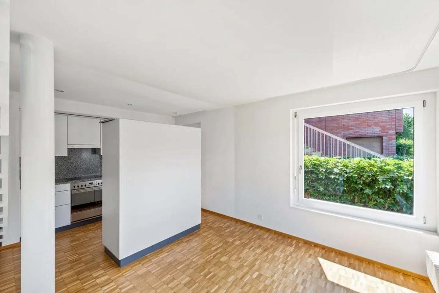 RENT WITHOUT DEPOSIT - Tax-friendly living at the gates of Zurich - Photo 4 of 11