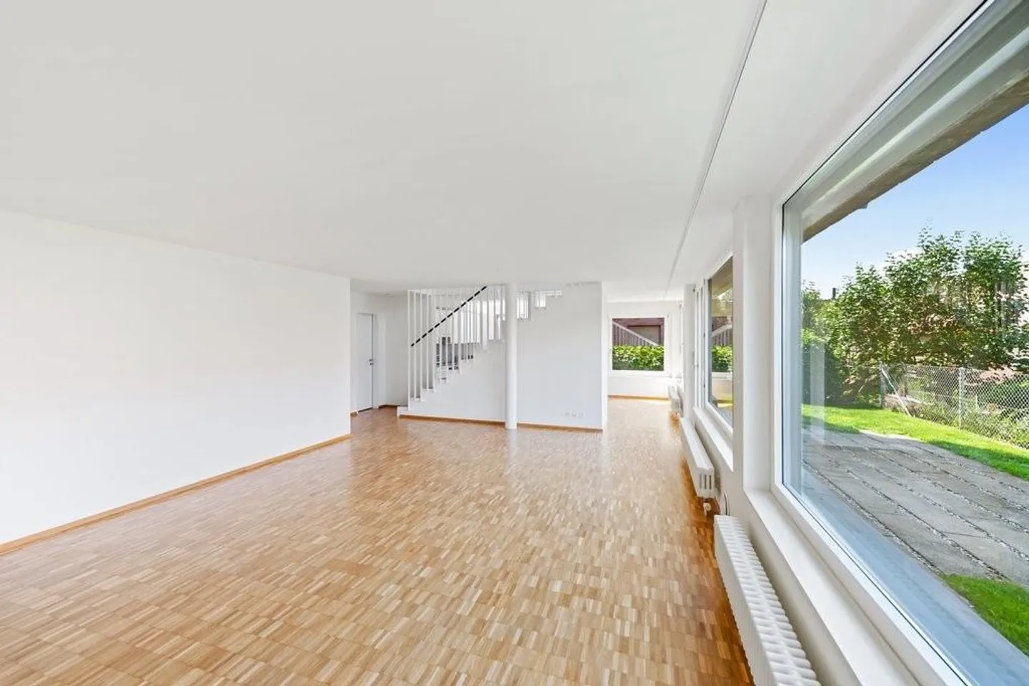 RENT WITHOUT DEPOSIT - Tax-friendly living at the gates of Zurich - Photo 7 of 11