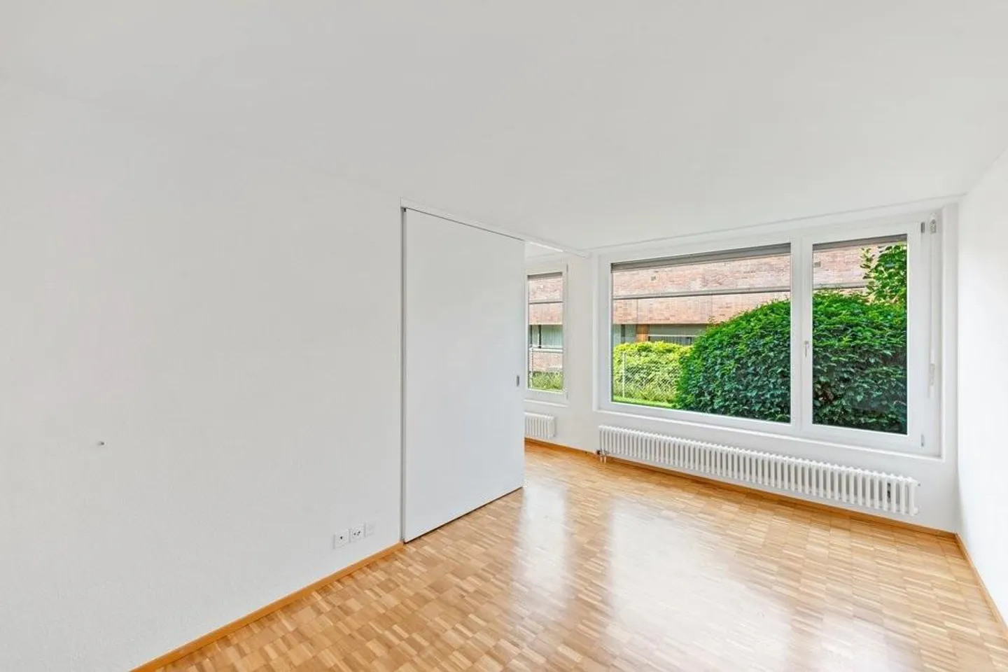 RENT WITHOUT DEPOSIT - Tax-friendly living at the gates of Zurich - Photo 9 of 11
