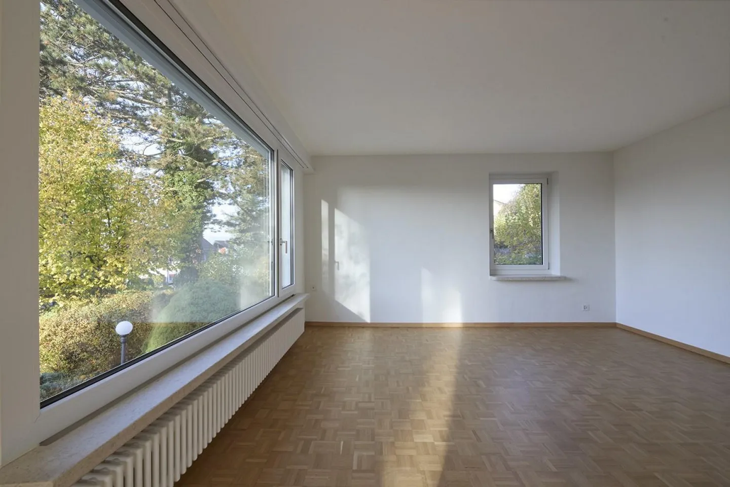 Casa unifamiliare indipendente di 6½ locali con fascino, stile e grande giardino a Weiningen - Foto 5 di 13