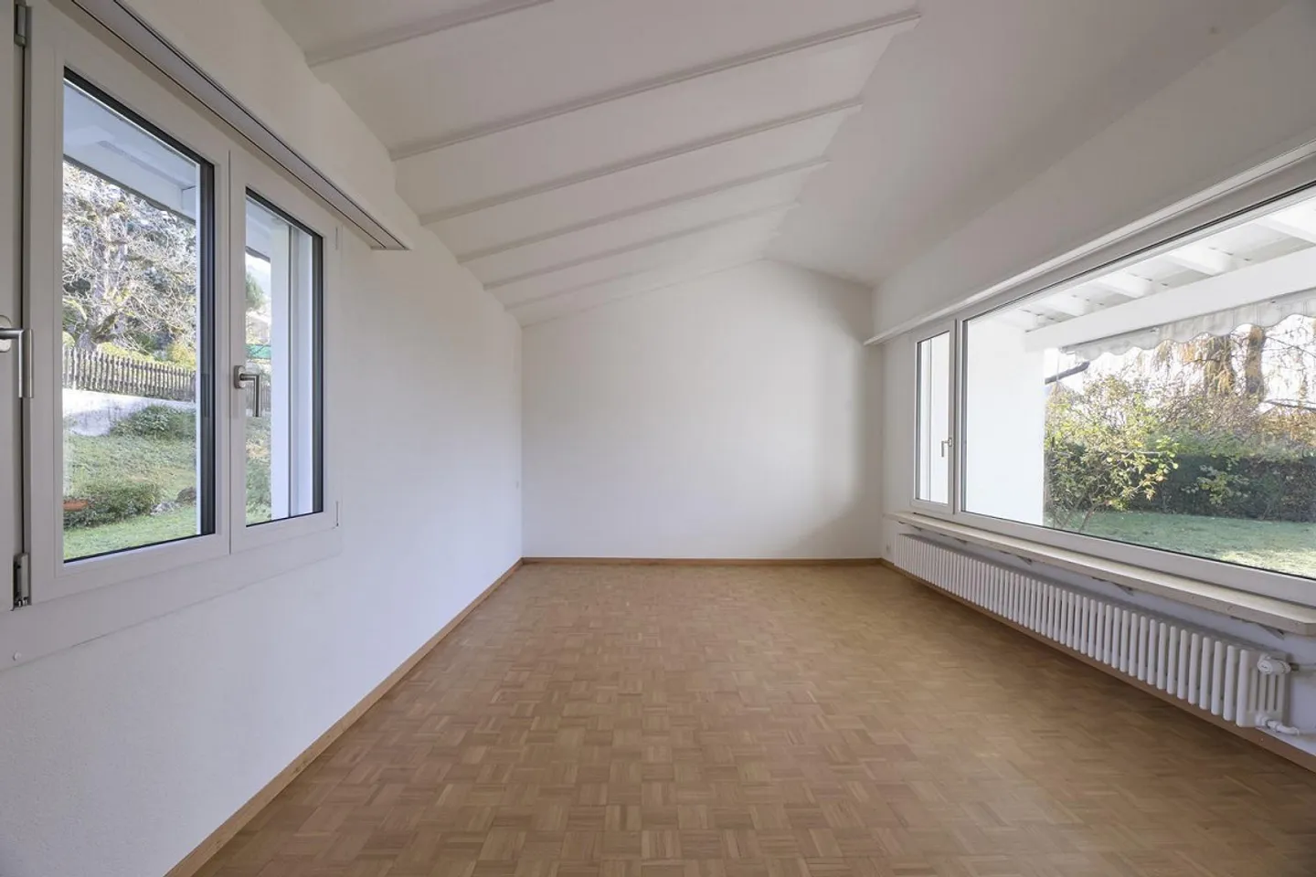 Casa unifamiliare indipendente di 6½ locali con fascino, stile e grande giardino a Weiningen - Foto 6 di 13