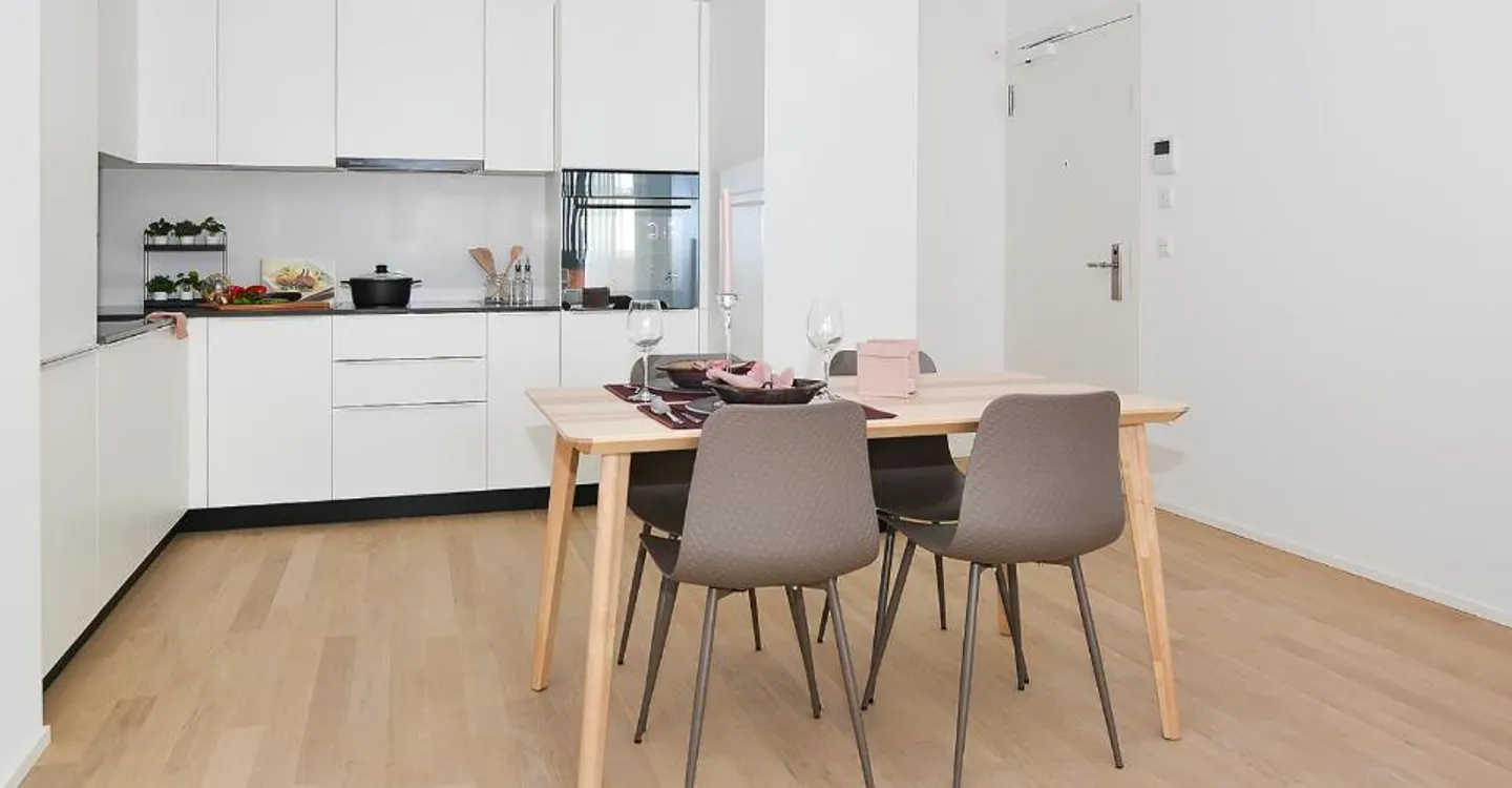 Modern 3.5-room apartment just steps from the center - Photo 3 of 9