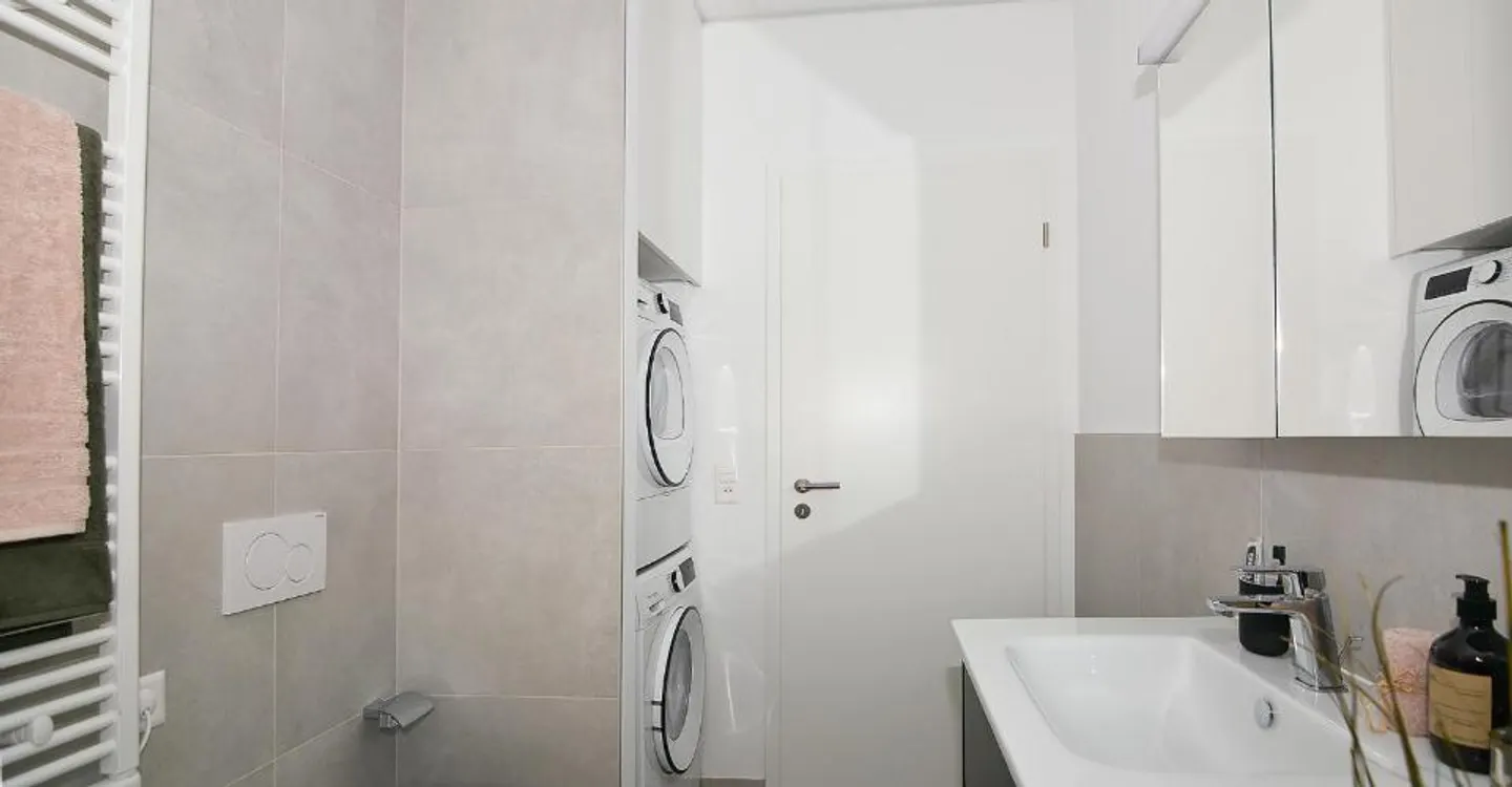 Modern 3.5-room apartment just steps from the center - Photo 4 of 9