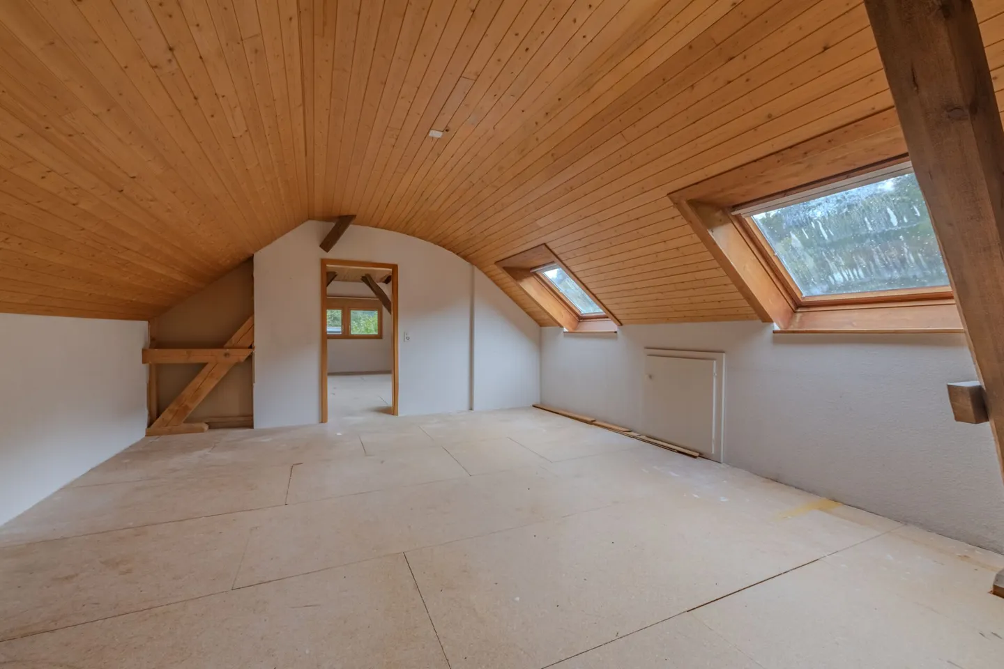 LARGE PROPERTIES - Renovation-Needed Single-Family Home in Krauchthal - only 8 km from Bern - Photo 11 of 19