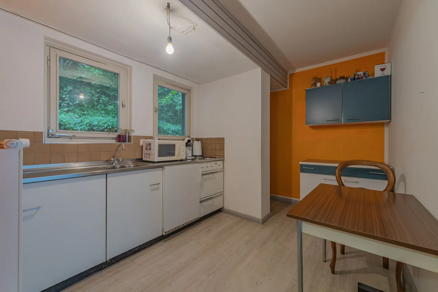 LARGE PROPERTIES - Renovation-Needed Single-Family Home in Krauchthal - only 8 km from Bern - Photo 15 of 19