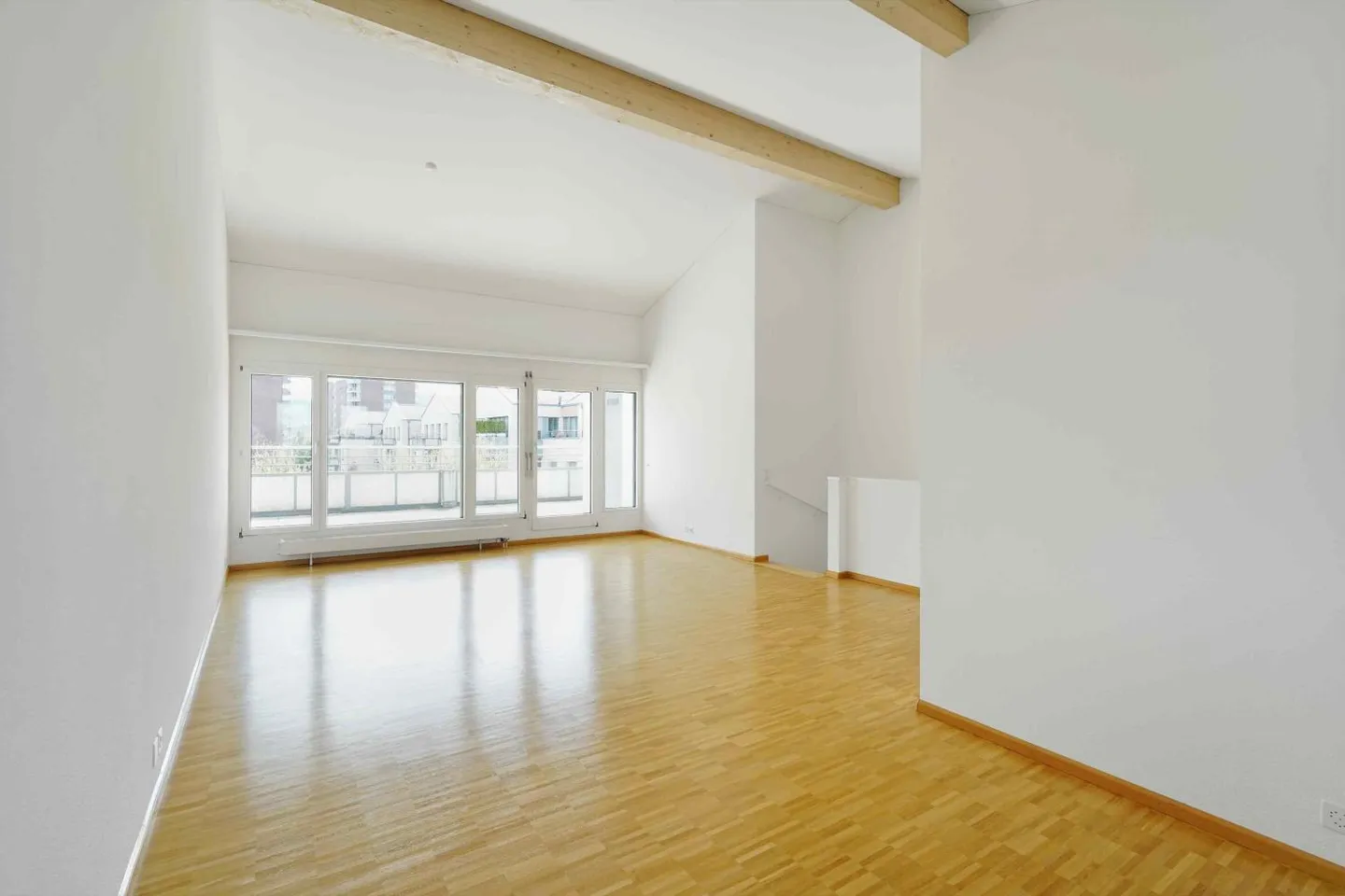 Appartamento duplex da sogno ad Aesch! - Foto 2 di 11