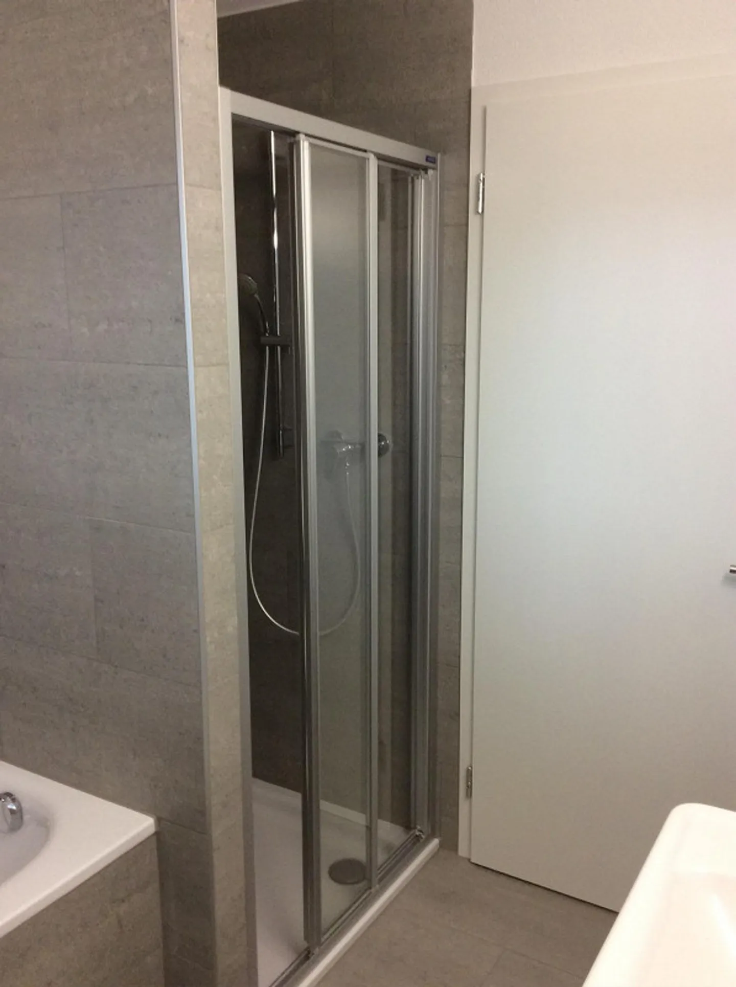 Modern 2.5-room apartment with patio - Photo 10 of 10