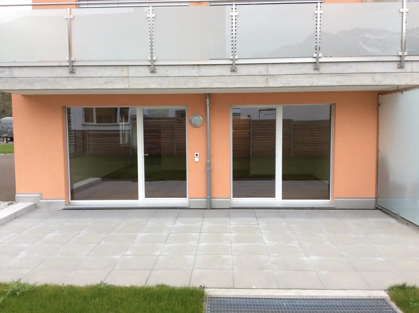 Modern 2.5-room apartment with patio - Photo 6 of 10