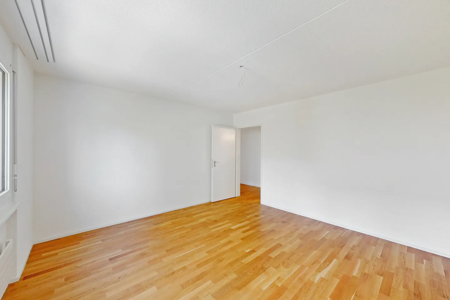 Grosszügige Familienwohnung zu vermieten - Foto 2 von 8