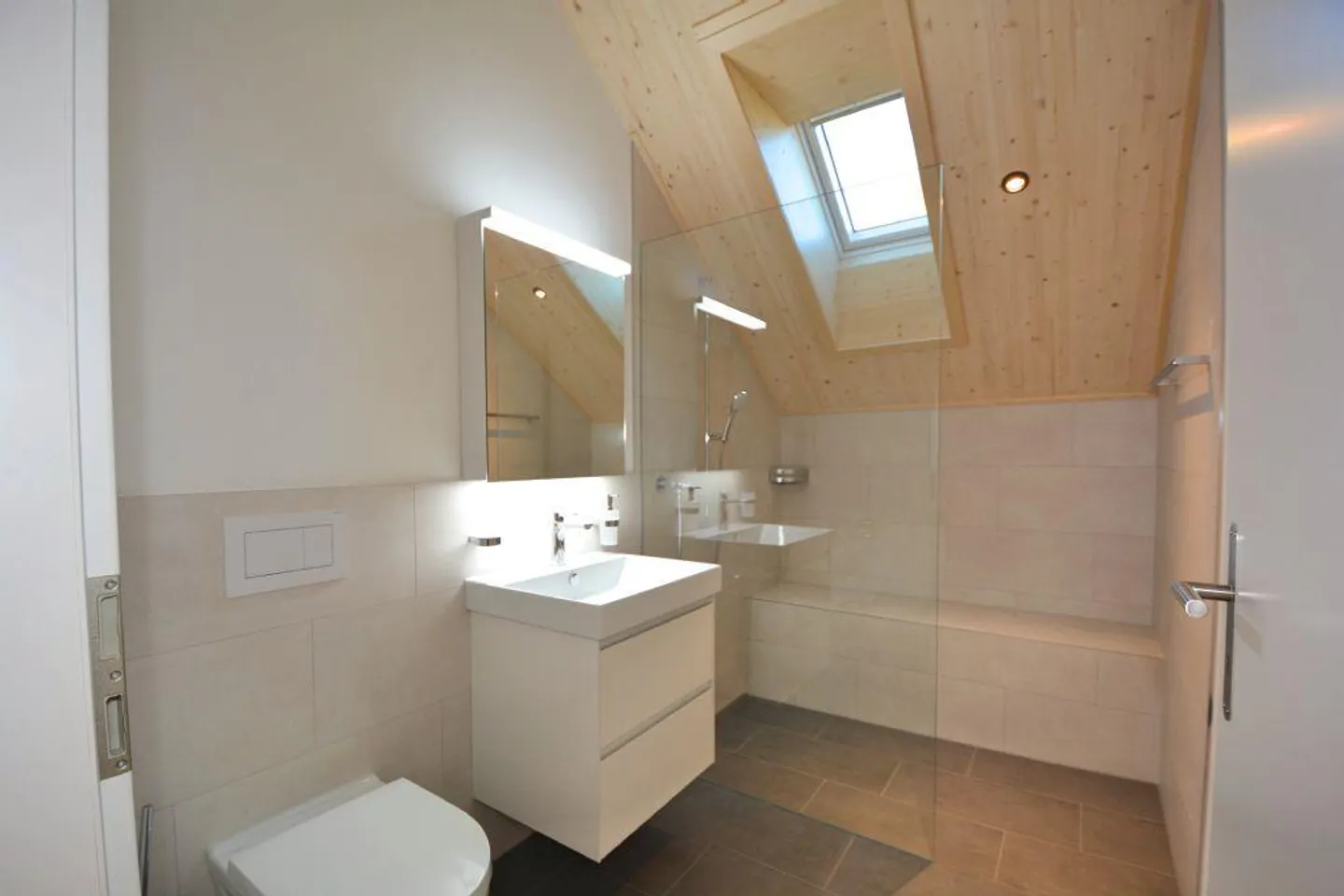 PRIMA OCCUPAZIONE | APPARTAMENTO PENTHOUSE AFFASCINANTE | VICINO ALLA NATURA - Foto 6 di 12