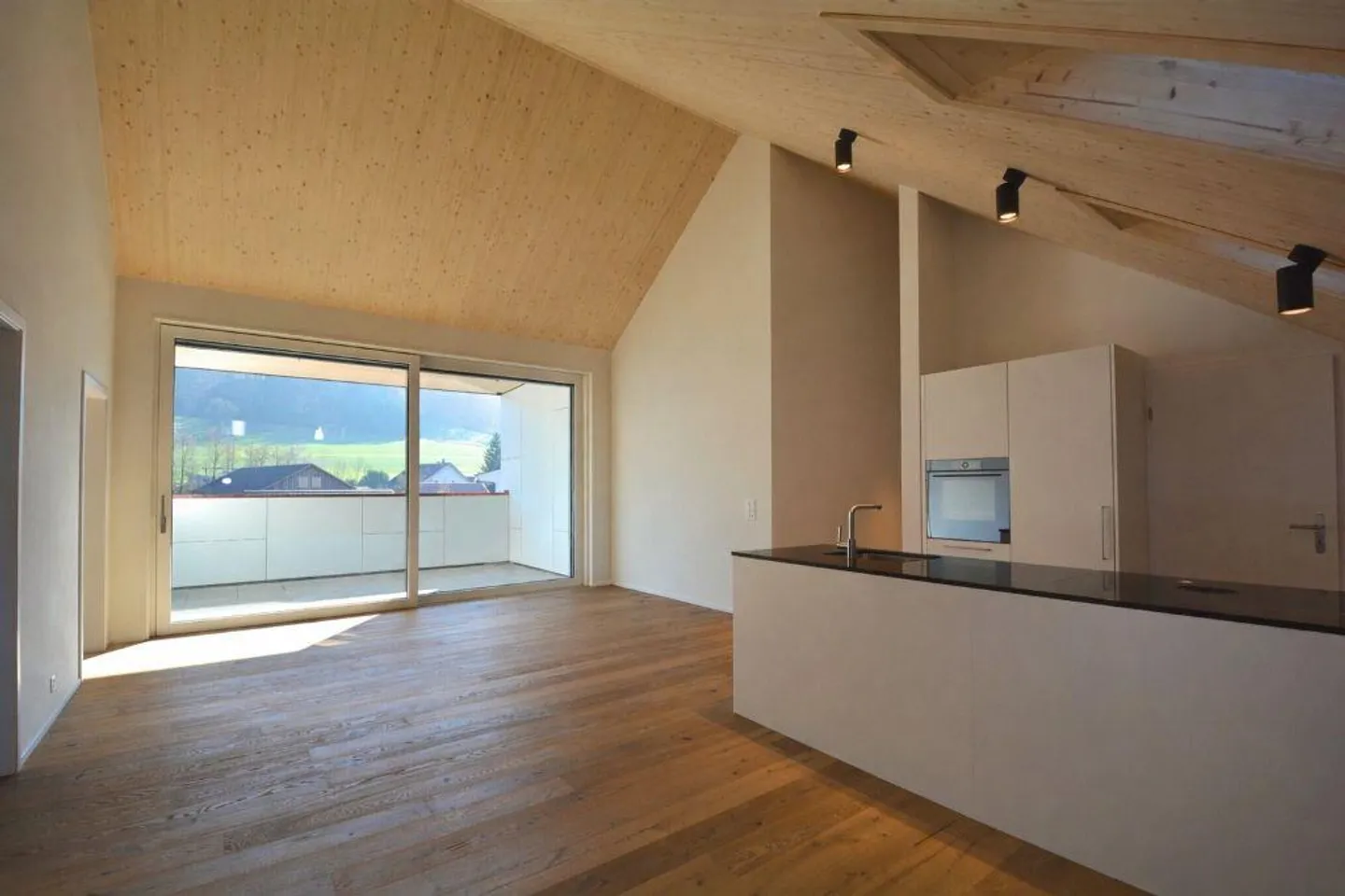 PRIMA OCCUPAZIONE | APPARTAMENTO PENTHOUSE AFFASCINANTE | VICINO ALLA NATURA - Foto 3 di 12