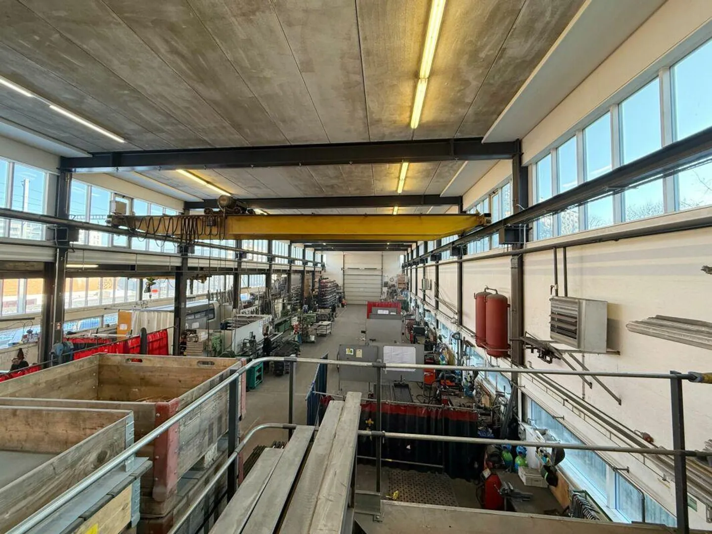 Officina con edificio per uffici adiacente - Foto 2 di 4