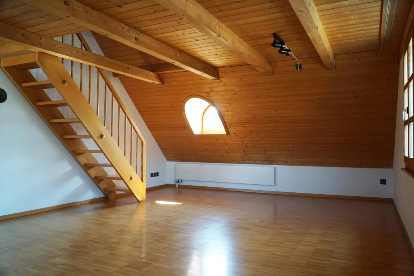Sehr schöne 2.5 Zimmer Maisonette Wohnung - Foto 3 von 11