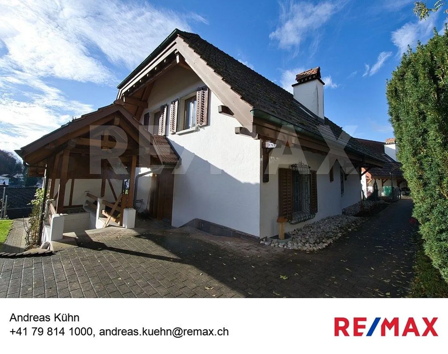 Ampia casa unifamiliare in una posizione collinare tranquilla, ideale per famiglie in cerca di qualità della vita - Foto 1 di 13